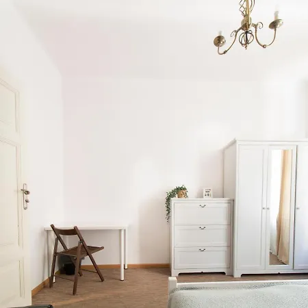 Spacious Zyblikiewicza Street Apartman *