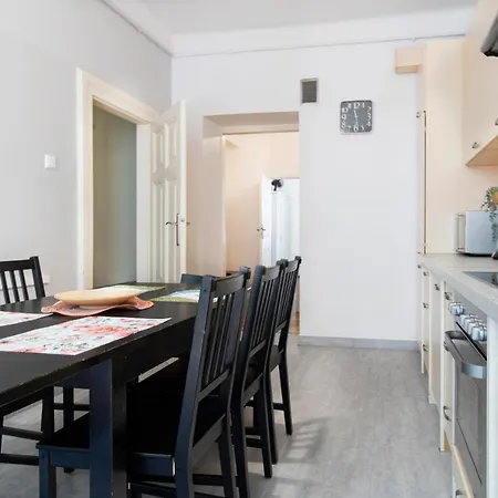 Spacious Zyblikiewicza Street Apartman